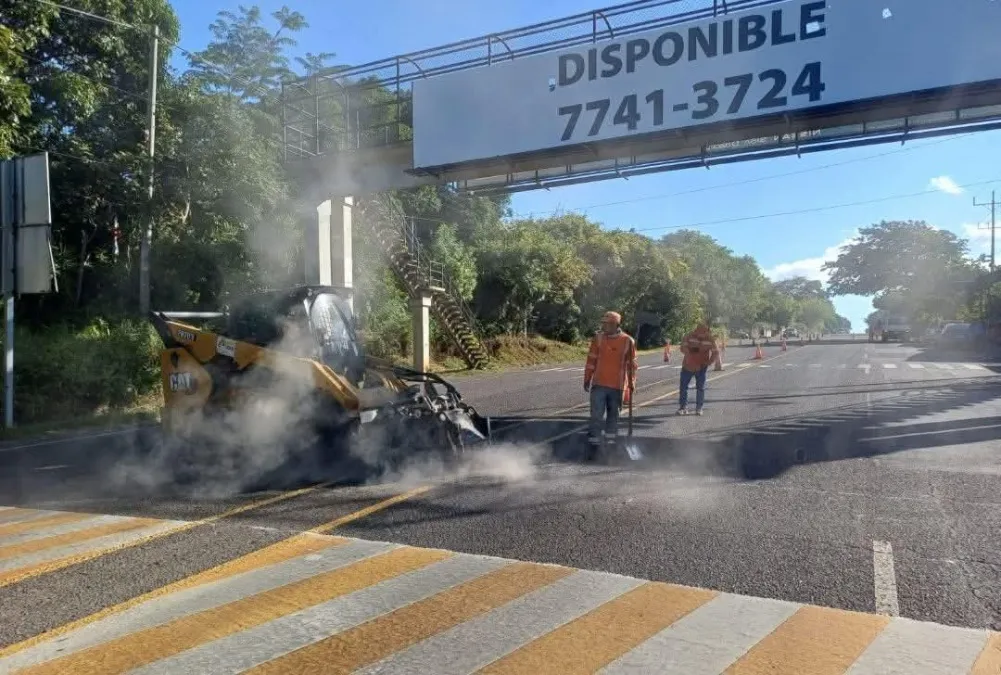 Construyen túmulos frente a escuelas en Atiquizaya